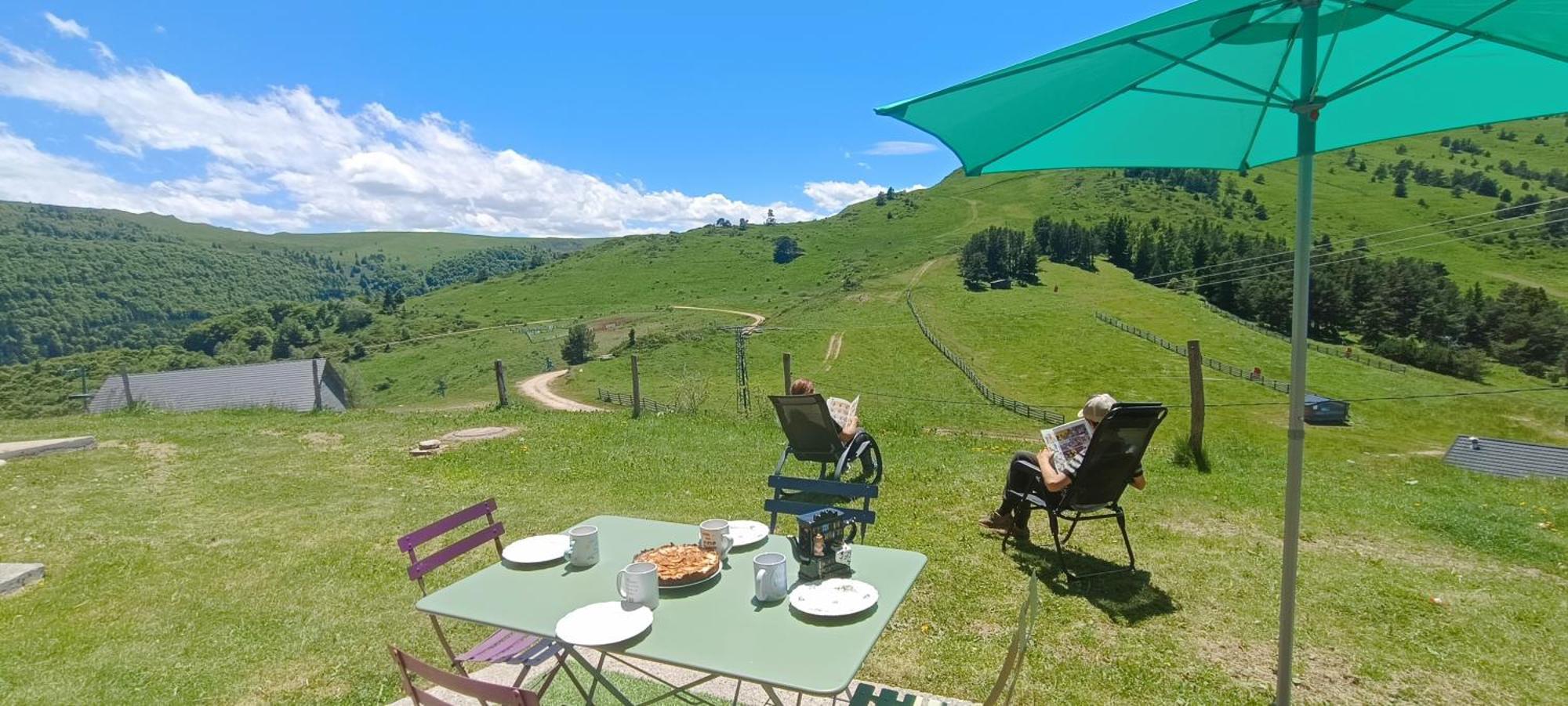 Gite Avec Vue Exceptionnelle Sur Les Montagnes Camurac Exterior photo